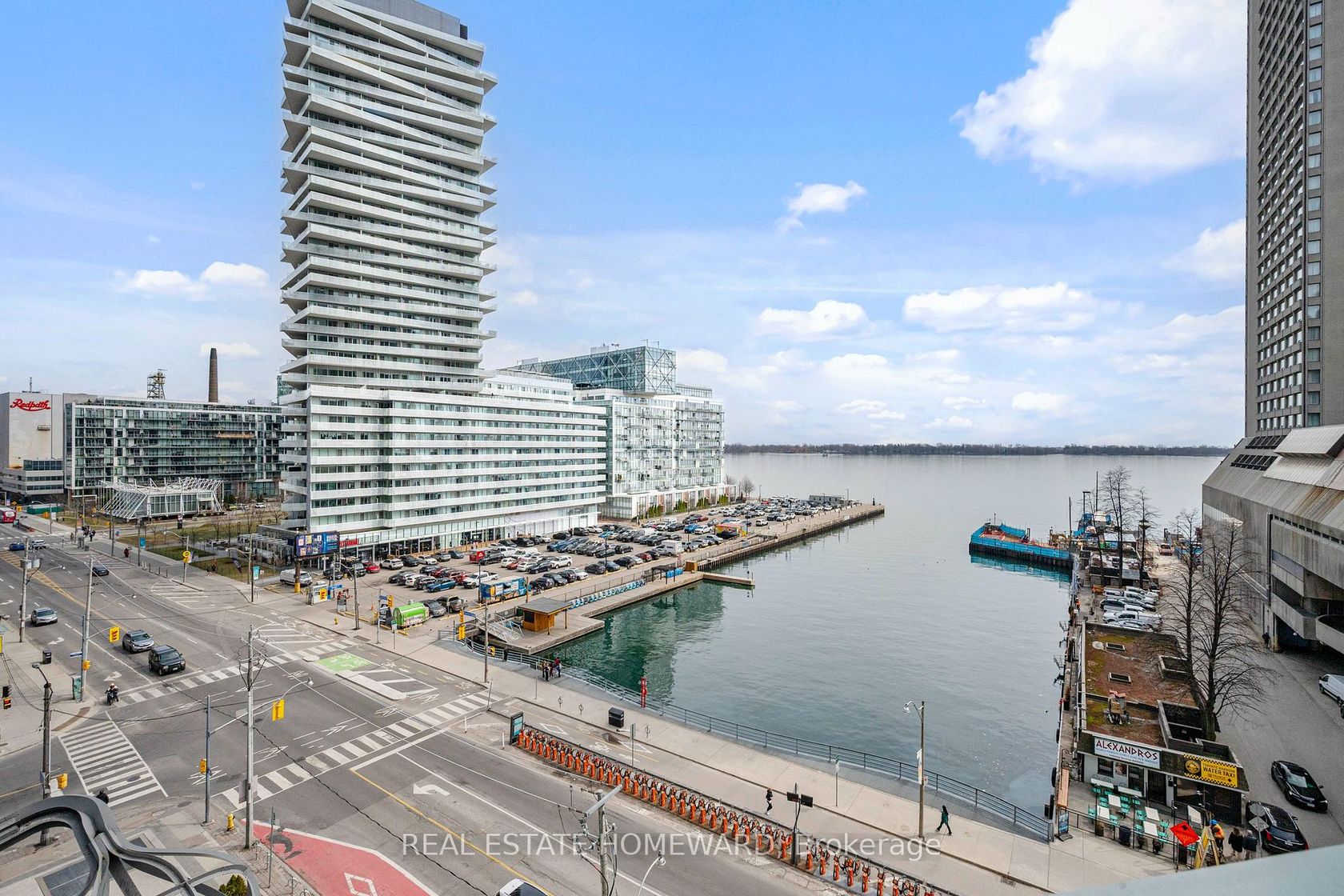 704 - 10 Queens Quay W, Waterfront Communities C1, Toronto by Loree Meneguzzi Real Estate 704 - 10 Queens Quay W, Waterfront Communities C1, Toronto
