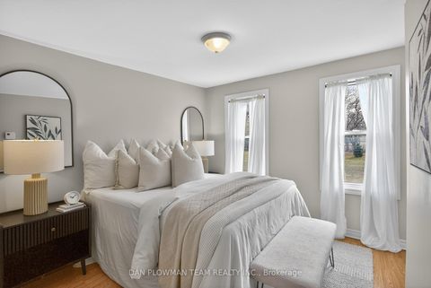 Photo 9 at 114 Olive Avenue, Central, Oshawa