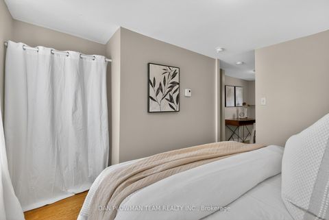 Photo 11 at 114 Olive Avenue, Central, Oshawa