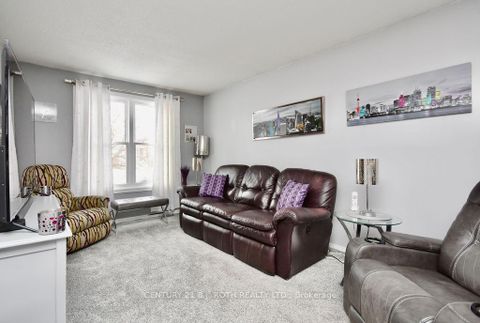 Photo 2 at 47 D'ambrosio Drive, Painswick North, Barrie