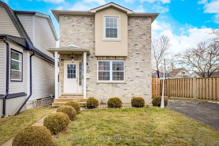 Photo 1 at 112 Wexford Avenue N, Crown Point, Hamilton