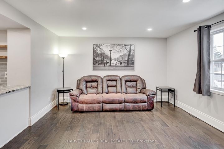 Photo 4 at 112 Wexford Avenue N, Crown Point, Hamilton