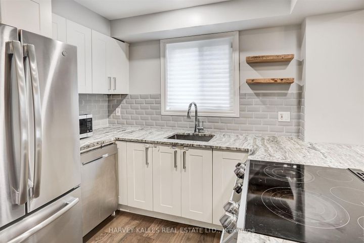 Photo 10 at 112 Wexford Avenue N, Crown Point, Hamilton