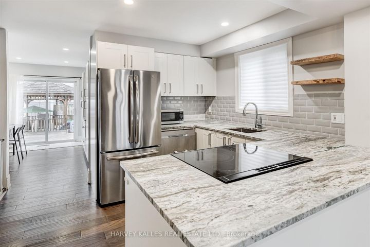 Photo 14 at 112 Wexford Avenue N, Crown Point, Hamilton