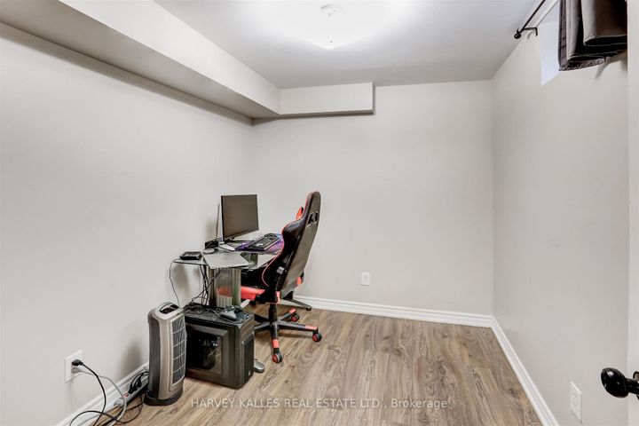 Photo 18 at 112 Wexford Avenue N, Crown Point, Hamilton