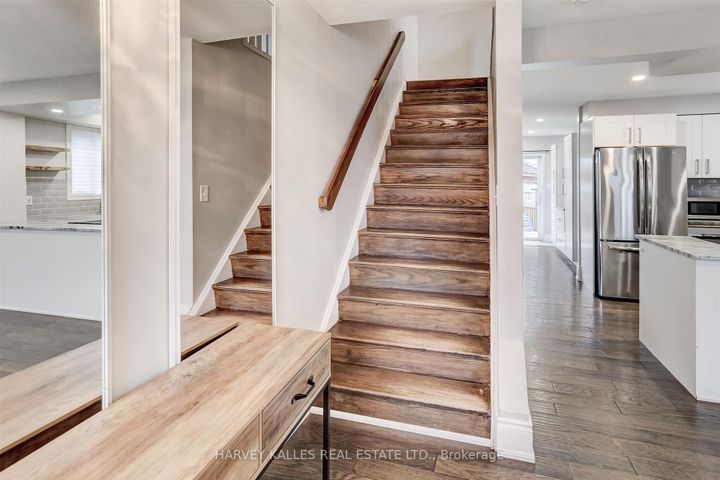 Photo 20 at 112 Wexford Avenue N, Crown Point, Hamilton