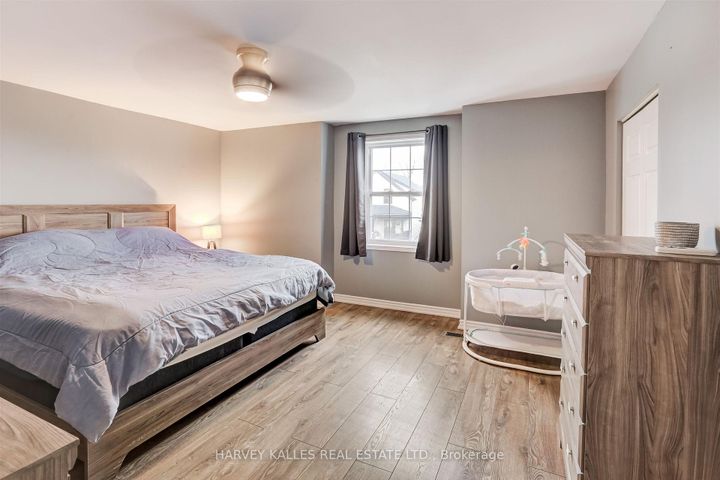 Photo 23 at 112 Wexford Avenue N, Crown Point, Hamilton