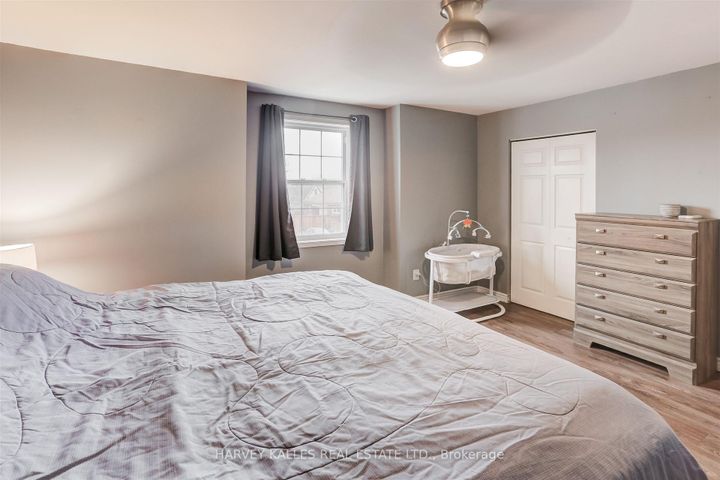 Photo 25 at 112 Wexford Avenue N, Crown Point, Hamilton