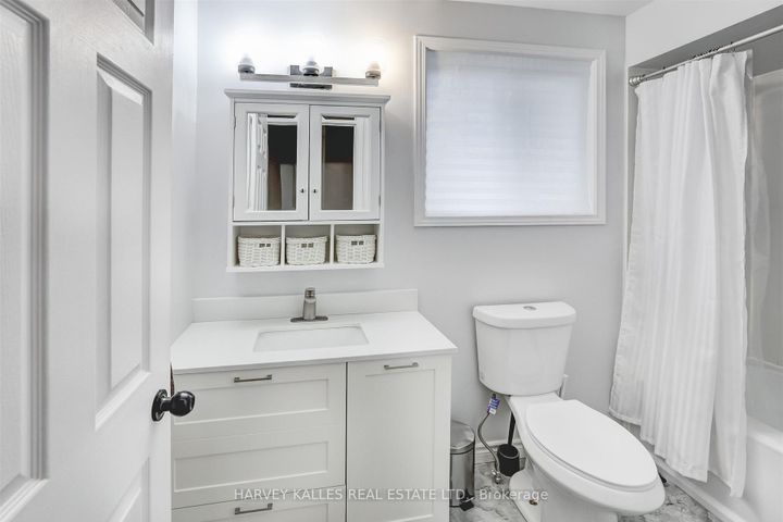 Photo 29 at 112 Wexford Avenue N, Crown Point, Hamilton