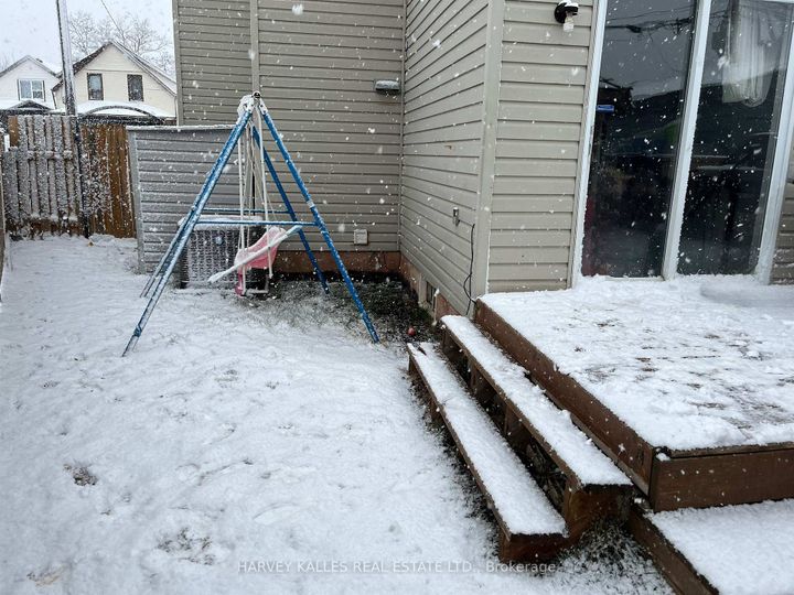 Photo 32 at 112 Wexford Avenue N, Crown Point, Hamilton