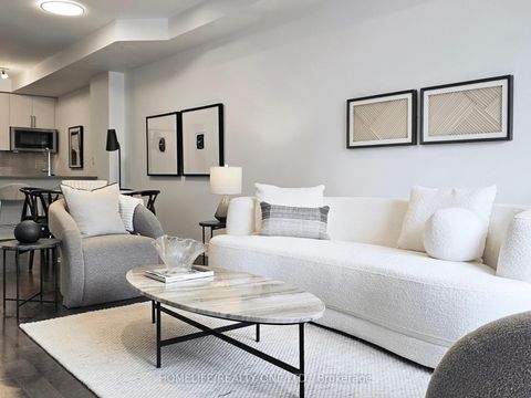 Photo 2 at 1076 Lansdowne Avenue, Junction, Toronto