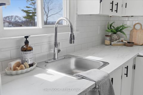 Photo 5 at 1232 Southdale Avenue, Donevan, Oshawa