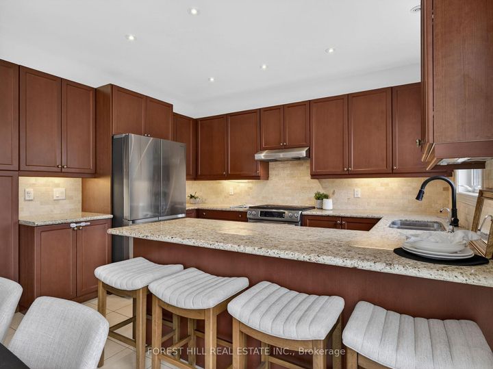 Photo 9 at 22 Mccombe Lane, Patterson, Vaughan