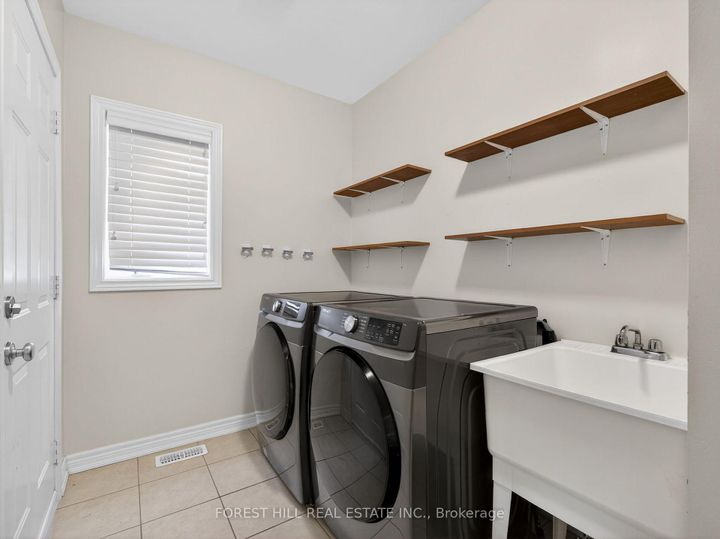 Photo 16 at 22 Mccombe Lane, Patterson, Vaughan