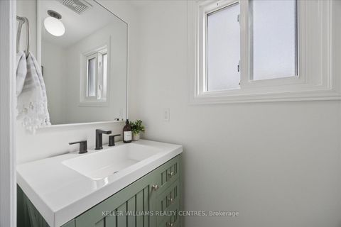 Photo 10 at 720 Walpole Crescent, Wyndham, Newmarket