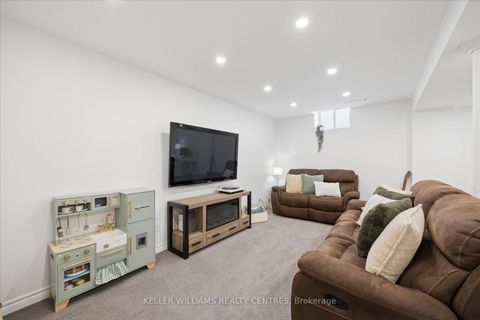 Photo 19 at 720 Walpole Crescent, Wyndham, Newmarket