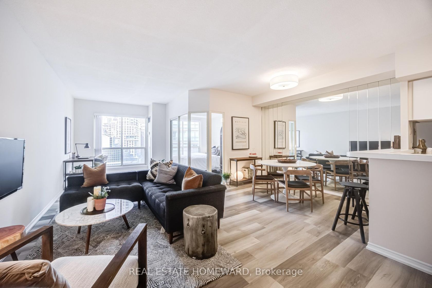 1712 - 25 The Esplanade, Waterfront Communities C8, Toronto by Loree Meneguzzi Real Estate 1712 - 25 The Esplanade, Waterfront Communities C8, Toronto