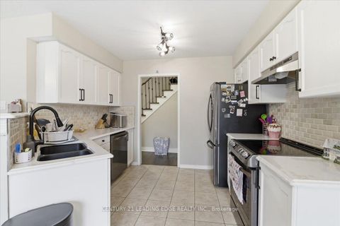 Photo 6 at 10 Crough Street, Bowmanville, Clarington