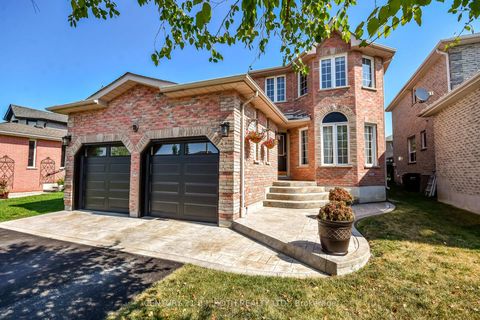 Photo 1 at 28 Shaina Court, Painswick South, Barrie