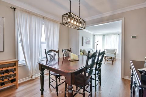 Photo 5 at 28 Shaina Court, Painswick South, Barrie