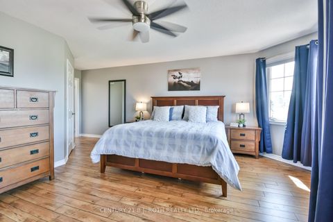 Photo 15 at 28 Shaina Court, Painswick South, Barrie