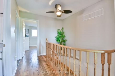 Photo 19 at 28 Shaina Court, Painswick South, Barrie