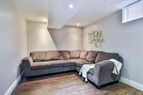 Photo 32 at 28 Shaina Court, Painswick South, Barrie