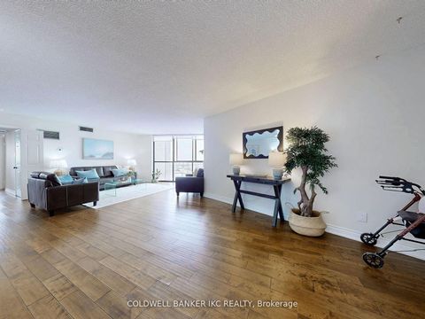 Photo 7 at 1001 - 4235 Sherwoodtowne Boulevard, City Centre, Mississauga