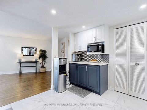 Photo 15 at 1001 - 4235 Sherwoodtowne Boulevard, City Centre, Mississauga