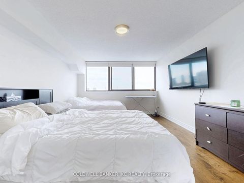 Photo 21 at 1001 - 4235 Sherwoodtowne Boulevard, City Centre, Mississauga