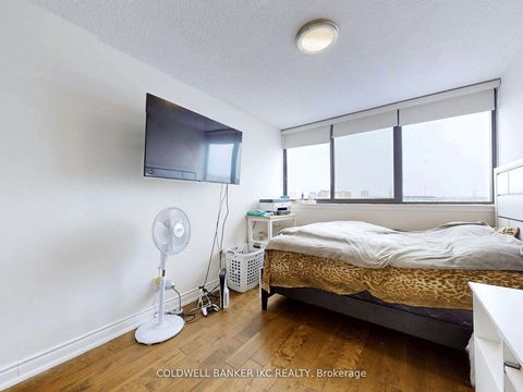 Photo 26 at 1001 - 4235 Sherwoodtowne Boulevard, City Centre, Mississauga