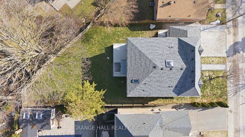 Photo 7 at 16 Barker Avenue, Beaumonde Heights, Toronto