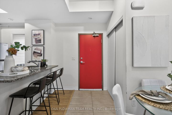 Photo 4 at 1001 - 2635 William Jackson Drive, Duffin Heights, Pickering