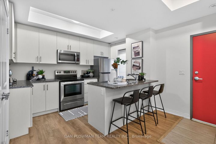 Photo 5 at 1001 - 2635 William Jackson Drive, Duffin Heights, Pickering