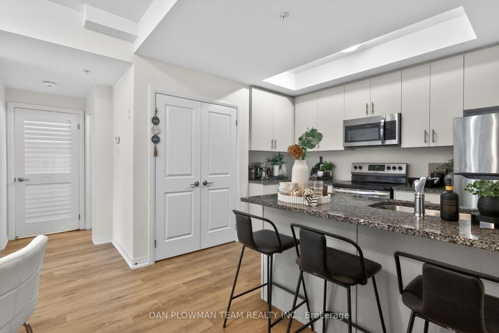 Photo 6 at 1001 - 2635 William Jackson Drive, Duffin Heights, Pickering