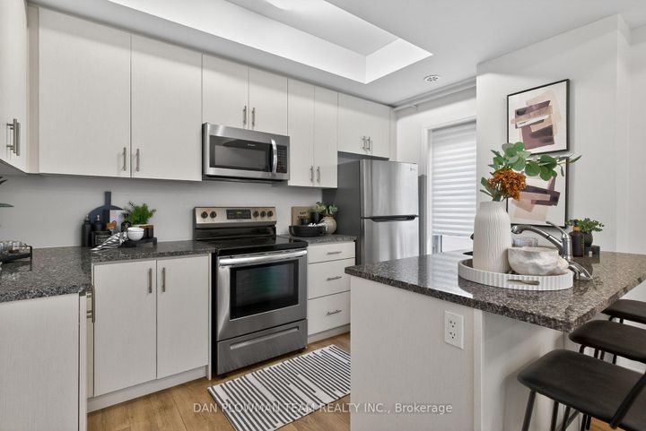 Photo 7 at 1001 - 2635 William Jackson Drive, Duffin Heights, Pickering