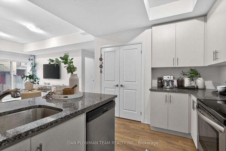 Photo 9 at 1001 - 2635 William Jackson Drive, Duffin Heights, Pickering