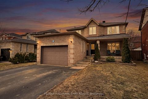 Photo 0 at 44 Sherwood Court, Northwest, Barrie