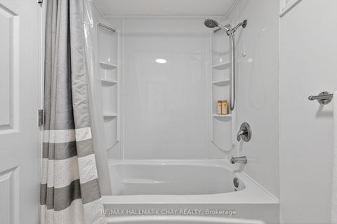 Photo 40 at 44 Sherwood Court, Northwest, Barrie