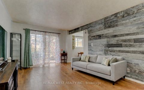 Photo 0 at 27 - 10 Leith Hill Road, Don Valley Village, Toronto