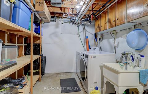 Photo 17 at 27 - 10 Leith Hill Road, Don Valley Village, Toronto