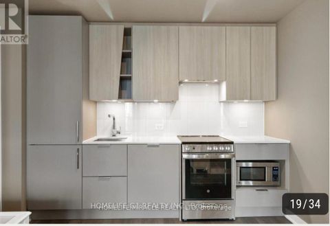 Photo 7 at 2001 - 3900 Confederation Parkway, City Centre, Mississauga