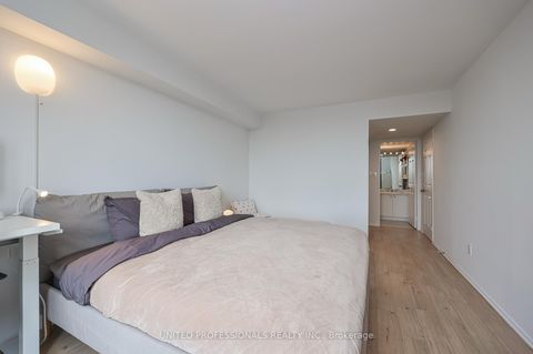 Photo 18 at 828 - 22 Southport Street, Swansea, Toronto