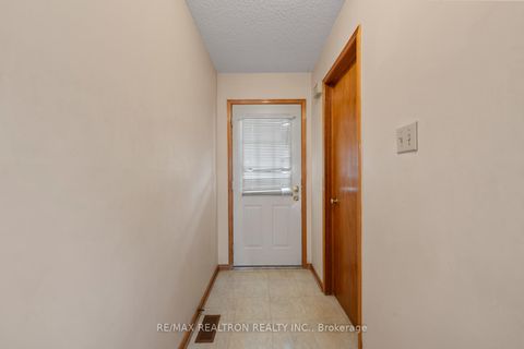 Photo 2 at 59 Nightstar Drive, Observatory, Richmond Hill