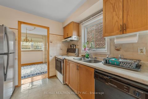 Photo 13 at 59 Nightstar Drive, Observatory, Richmond Hill