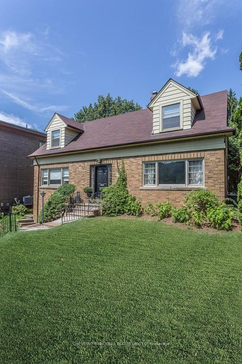 Photo 2 at 180 Strathgowan Avenue, Lawrence Park South, Toronto