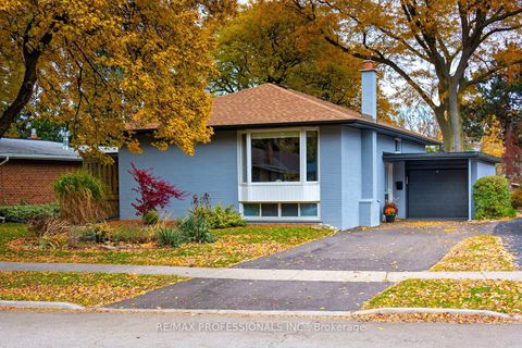 Photo 1 at 17 Beaver Bend Crescent, West Deane, Toronto