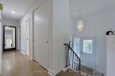 Photo 4 at 17 Beaver Bend Crescent, West Deane, Toronto