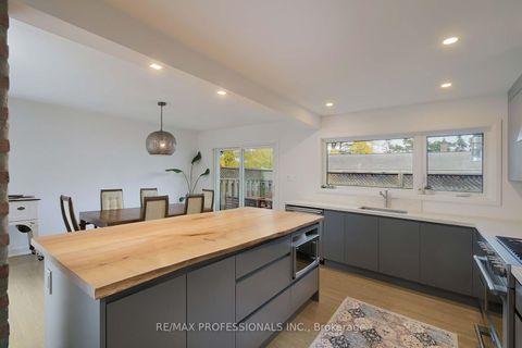 Photo 13 at 17 Beaver Bend Crescent, West Deane, Toronto