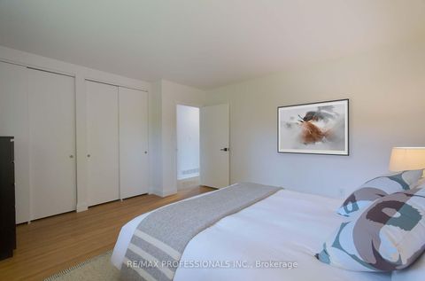 Photo 16 at 17 Beaver Bend Crescent, West Deane, Toronto